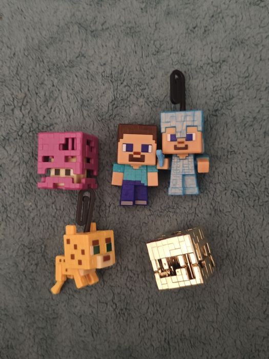 Обмен kinder joy Minecraft и stranger things