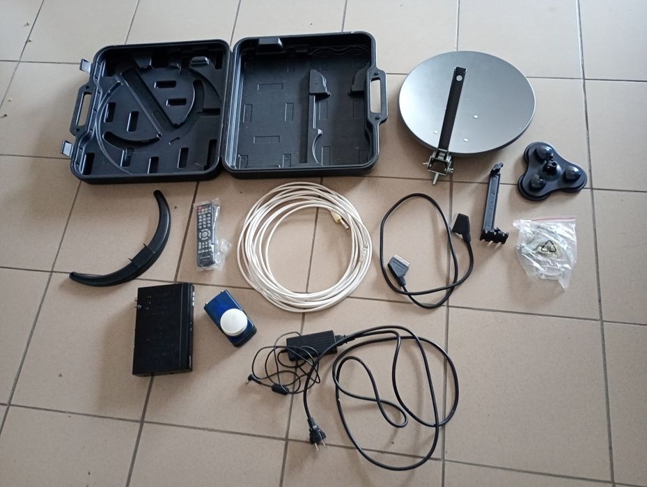Satelit mobil rulota camping camion25