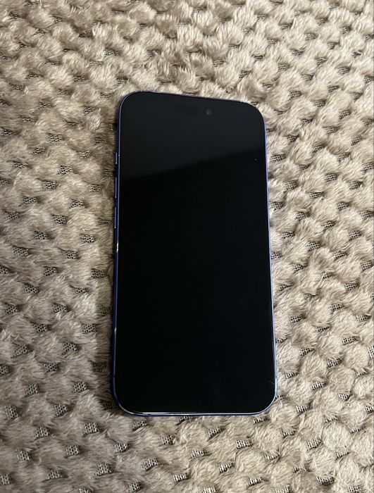 Iphone 16 blue 93% battery health