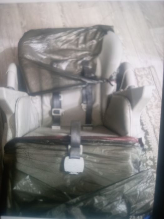 Детский стульчик продается срочно.