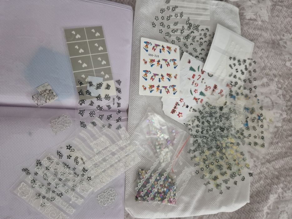 Decor model design decoratiuni accesorii unghii gel pietre stickere