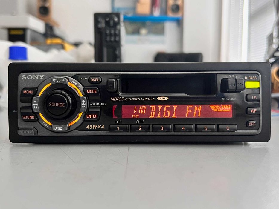 Оригинални автомобилни радио-касетофони