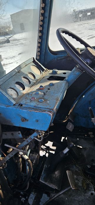 Трактор  МТЗ 80.