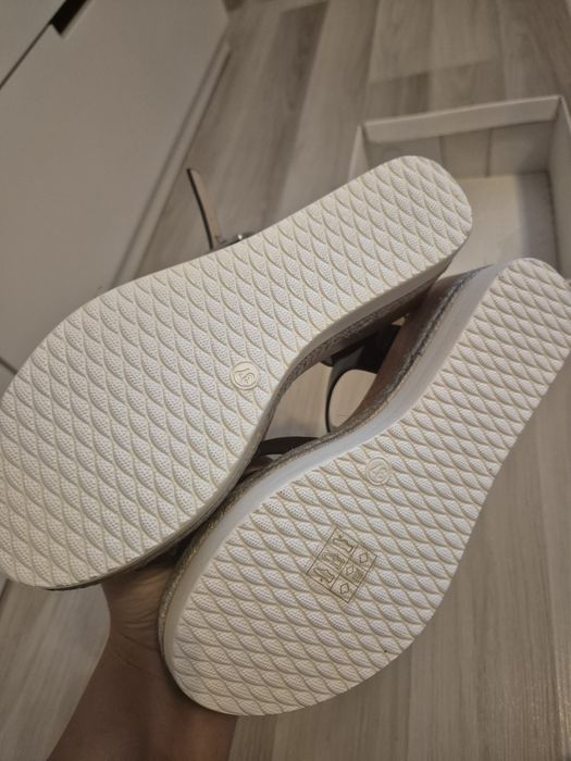 Sandale elegante mărime 37