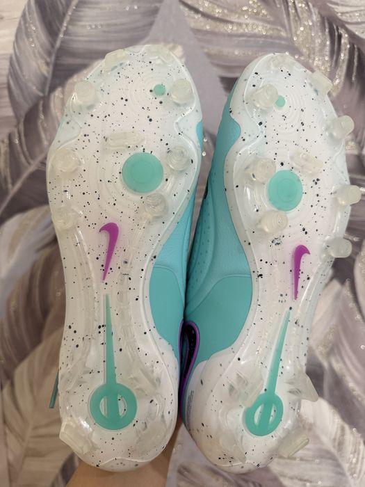 Бутсы новые 39 размер