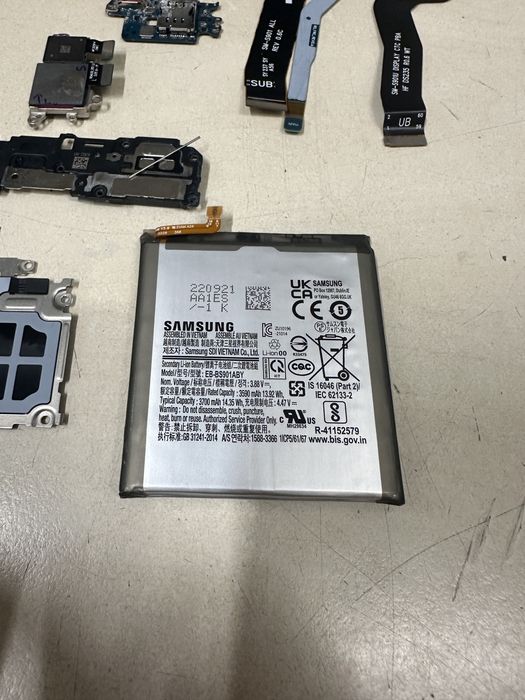 Dezmembrare samsung s22