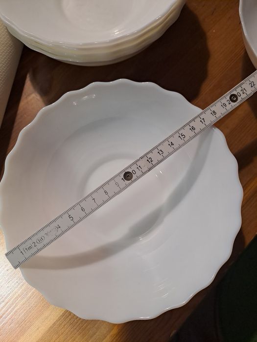 Тарелки и салатники Luminarc диаметр 22 и 18 см