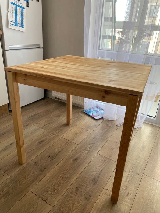 Стол Икеа (дерево)