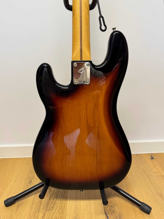 Fender Player II Precision Bass 2025 Sunburst + husă, curea și cablu Fender