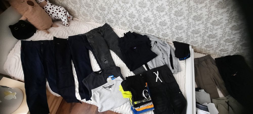 Продам 2 пакета вещей на мальчика