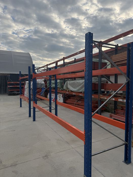 Raft metalic pentru depozitare