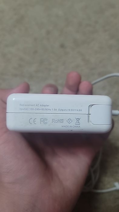 Зарядка для макбука