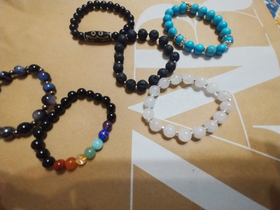 Браслеты каменные