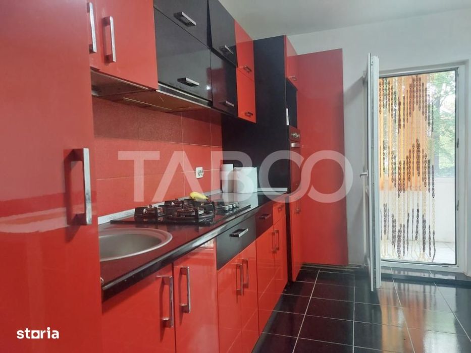 Apartament cu 2 camere decomandate si balcon de inchiriat in Strand - Mai multe