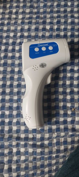 Termometru digital de frunte