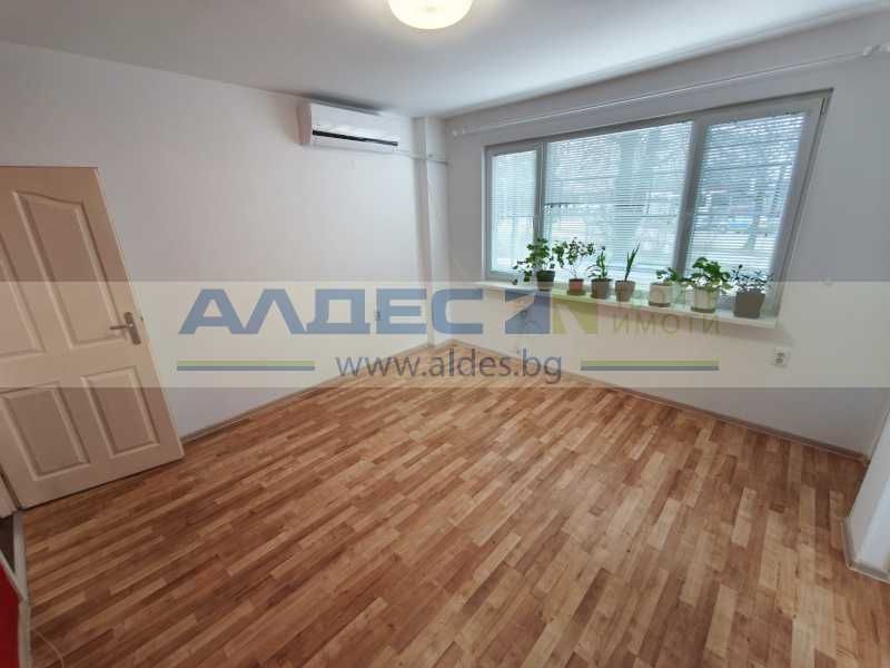 Дава се под наем Офис в София, Стрелбище - 55 кв.м за 548.25 € - Снимка #1