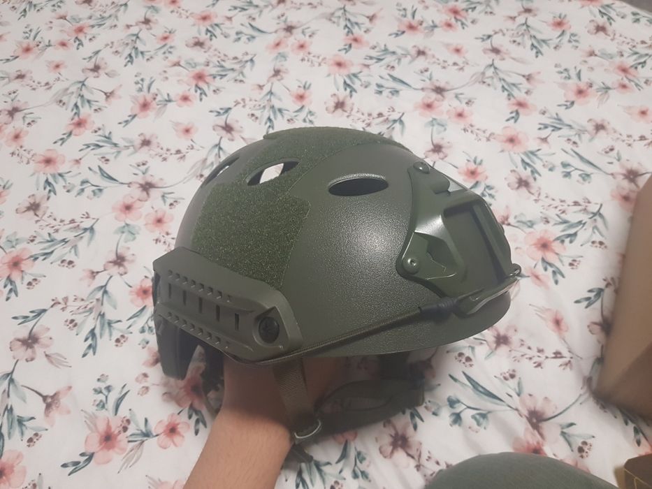 Casca tip airsoft fast helmet PJ Olive. ACCEPT DOAR PLATA LA CURIER