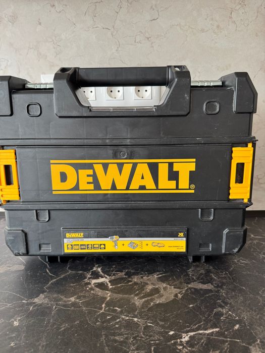 Акумулаторен ударен винтоверт DeWalt 2 акумулатора