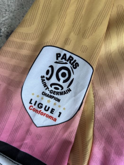 echipament de fotbal PSG cu Messi