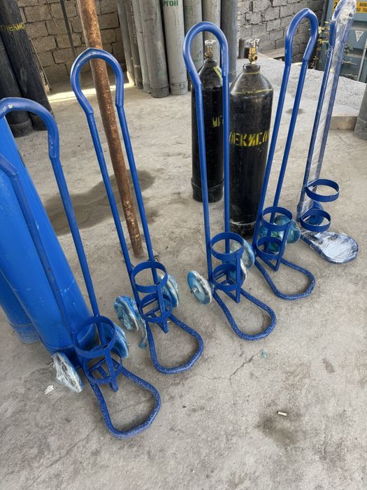 Продаются тележки для 10 - литровых баллонов!