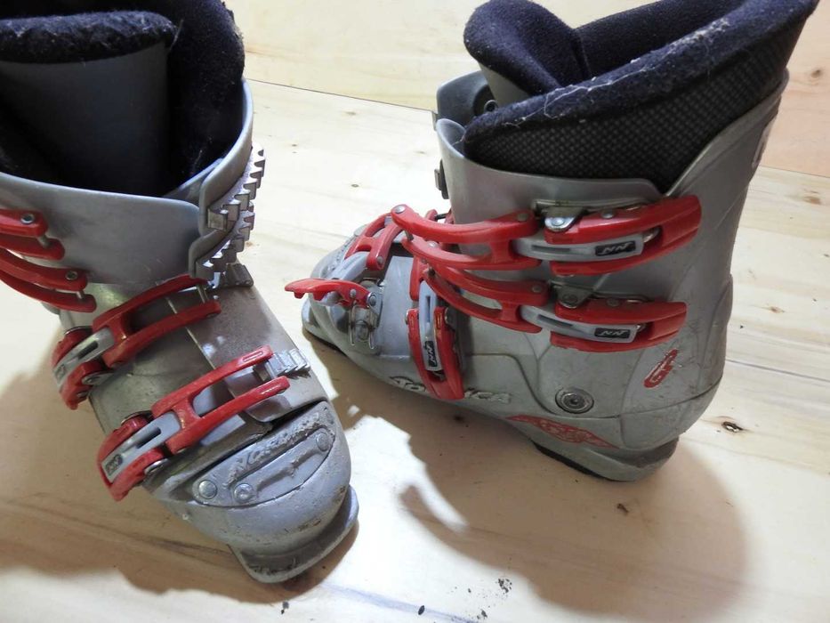 Clapari ski Nordica 35