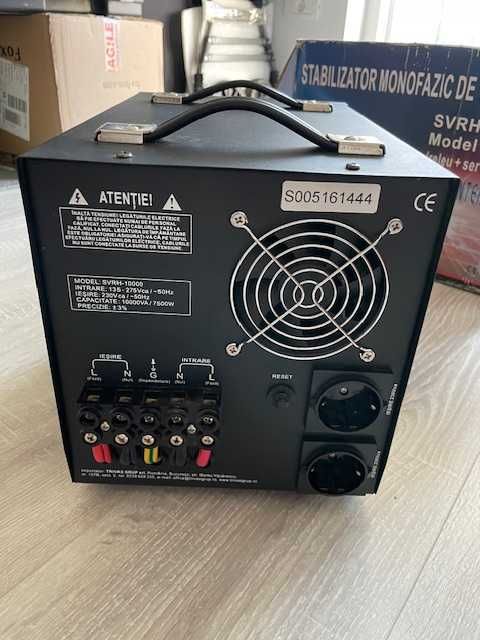 Stabilizator de tensiune hibrid, cu releu si servomotor 10000VA/7500W