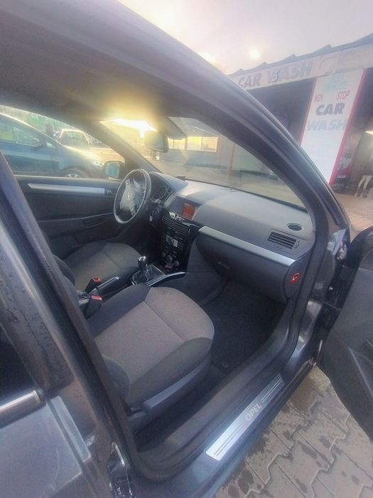 Vând Opel Astra H
