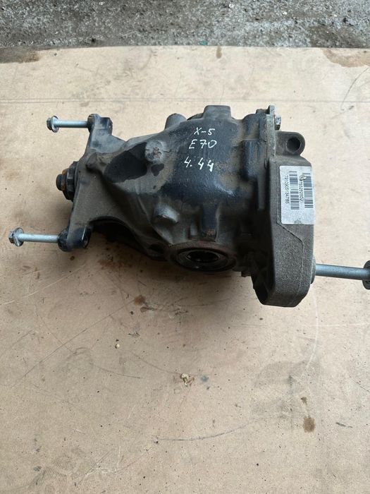 Задний редуктор bmw x5 e70 4.44