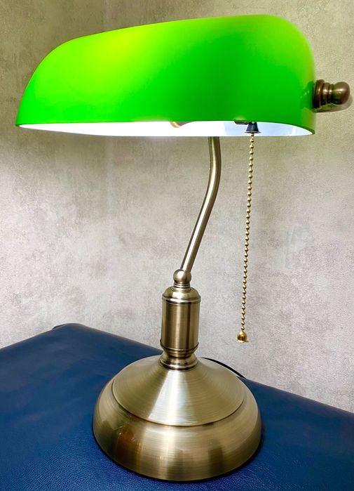 Настольная лампа банкирская