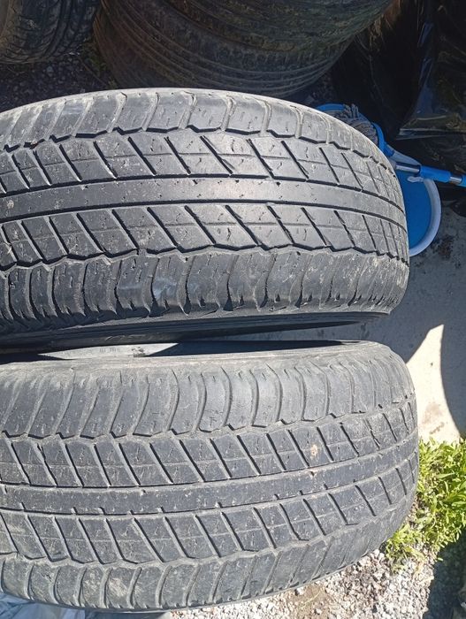 Продам две покрышки 265/65 r17.
