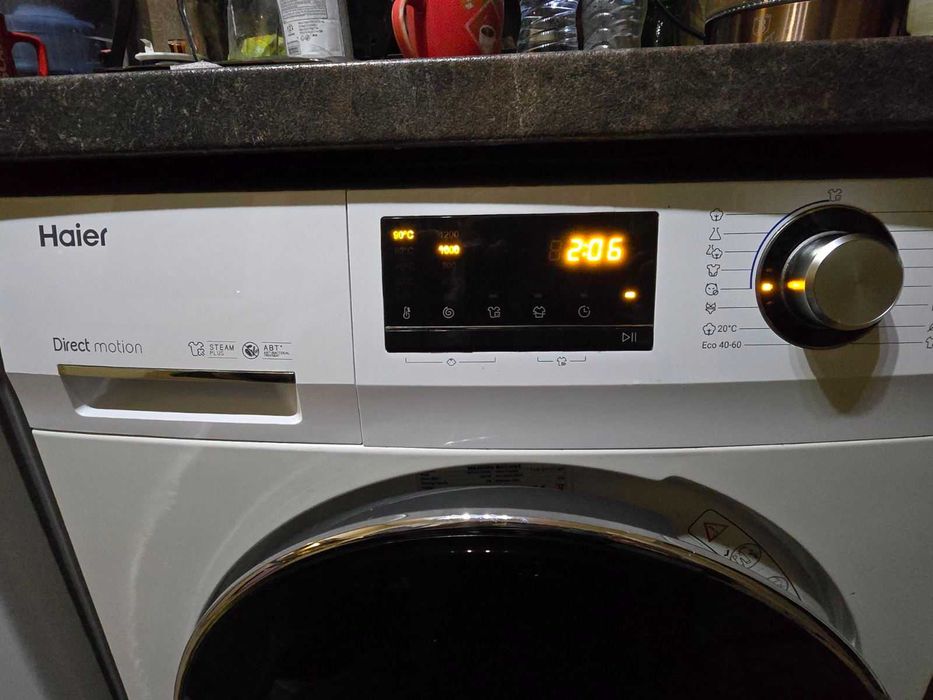 Продавам пералня Haier в гаранция