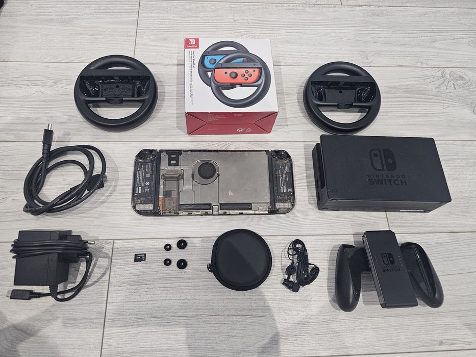 Vând consola Nintendo switch