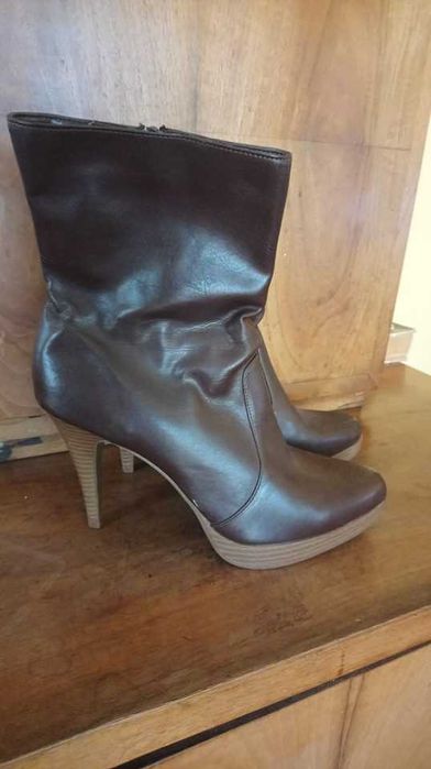 Нови боти и ботуши 39/40