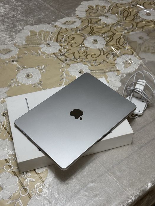 MacBook AIR 13 M4