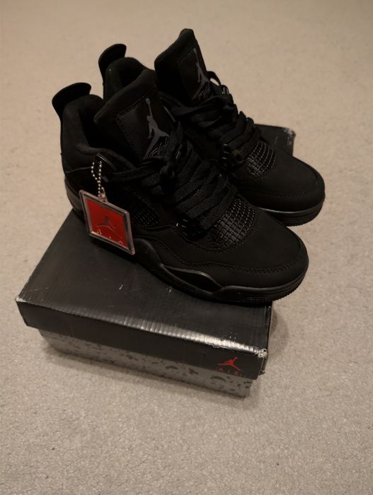 Jordan 4 black cat
