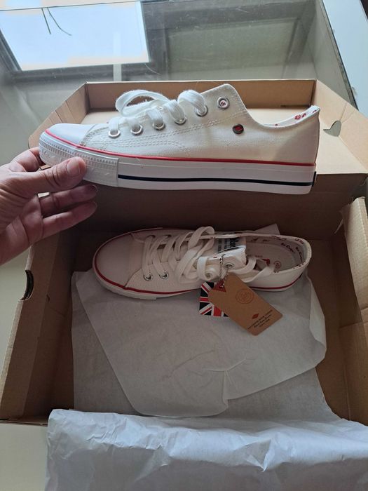 Дамски кецове, LeeCooper