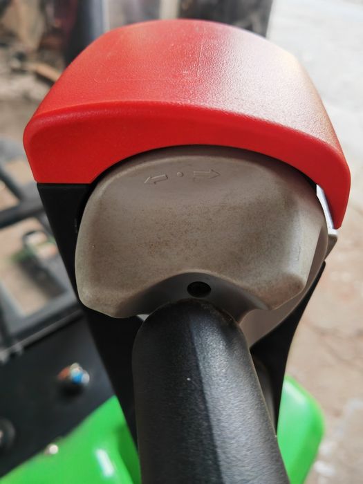 електрически стакер-Osaka