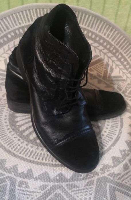 Продавам мъжки елегантни боти,луксозно българско качество(clarks).