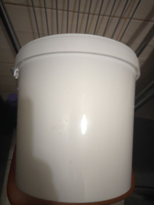 Găleată plastic20 kg folosita Bucuresti Sectorul 3 • OLX.ro