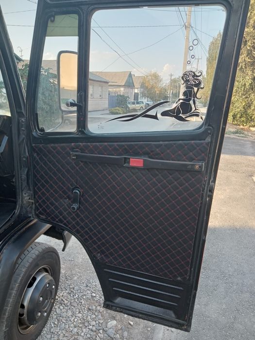 Продам мерс 711д