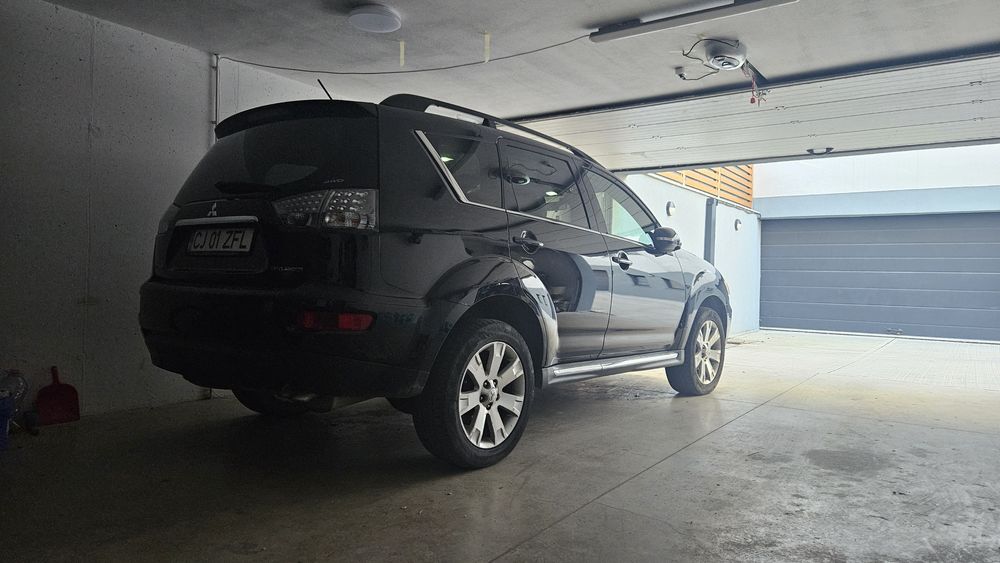 MITSUBISHI Outlander 2011 — imagine 2