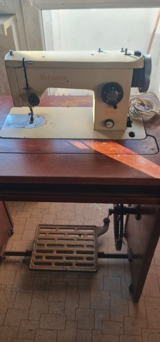 Masina de cusut Veronica