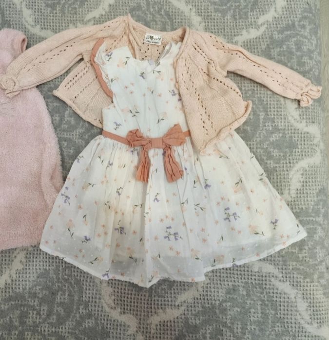 Lot hainute fetite 6-12luni, masuri 74-80, 22piese