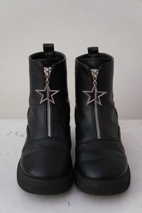 Модерни и удобни боти есен/зима/пролет 33/34 номер, отлично състояние