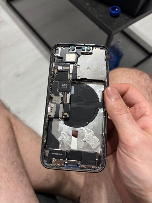 Vand placa de baza ip 15 pro max si baterie , display rama spate