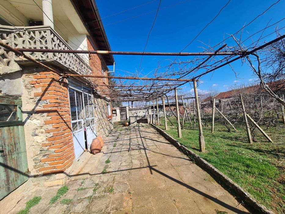 Продава се Къща в с. Крепост, Област Хасково - 330 кв.м за 186 €/кв.м - Снимка #1