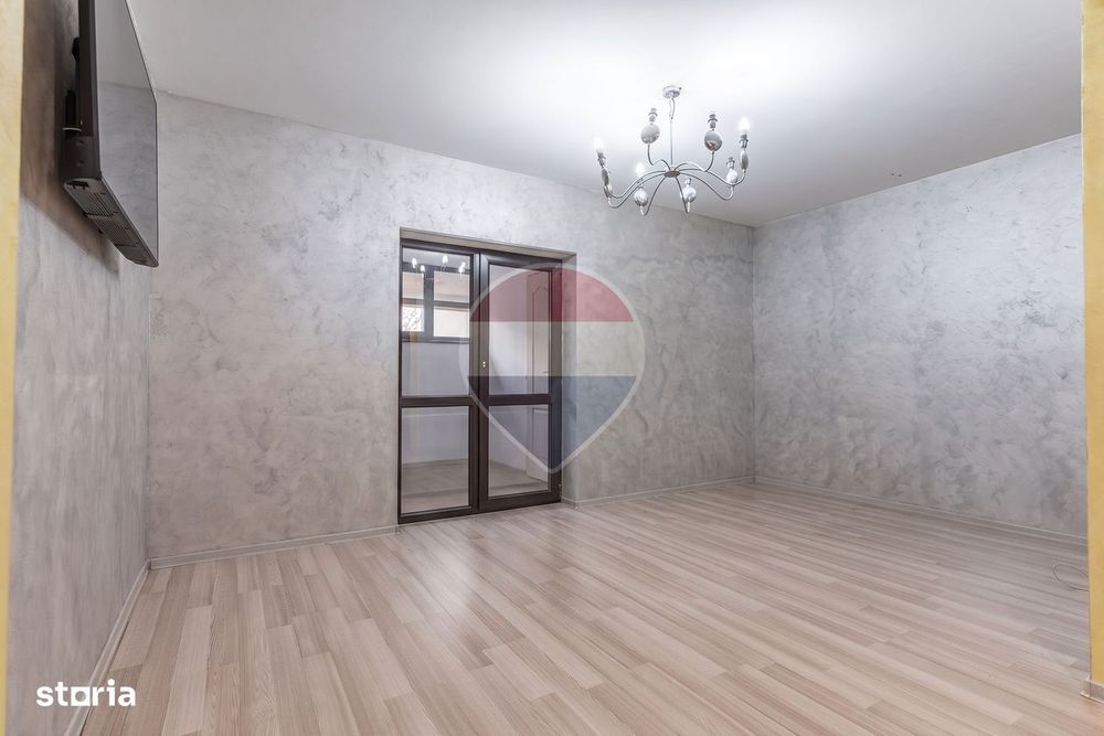 Apartament cu 3 camere, grădină proprie+loc de parcare- Str. Luminii