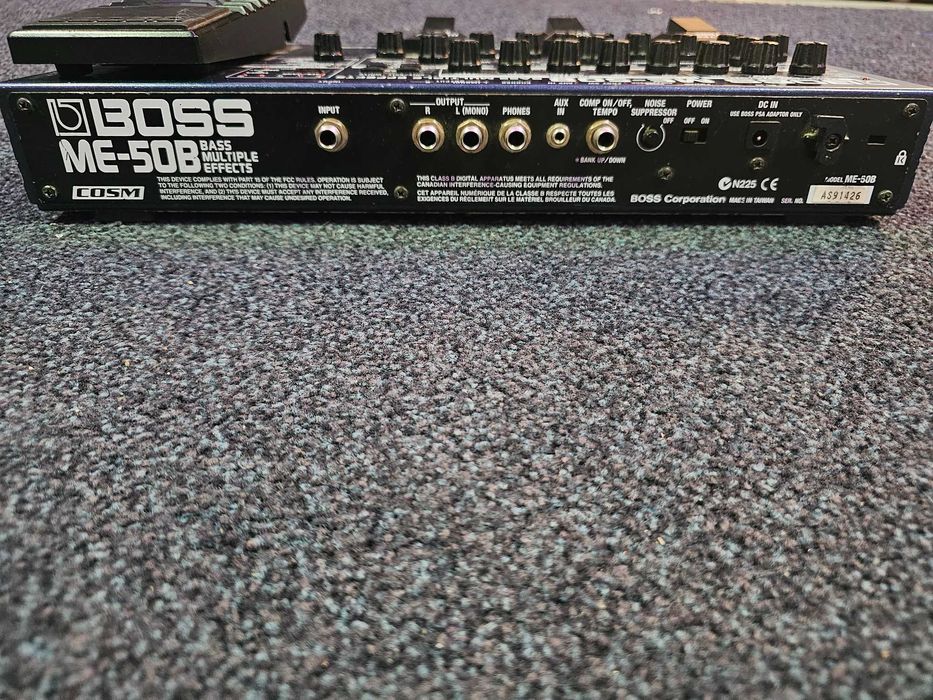 Бас китарен процесор Boss ME-50B (Мултиефект)