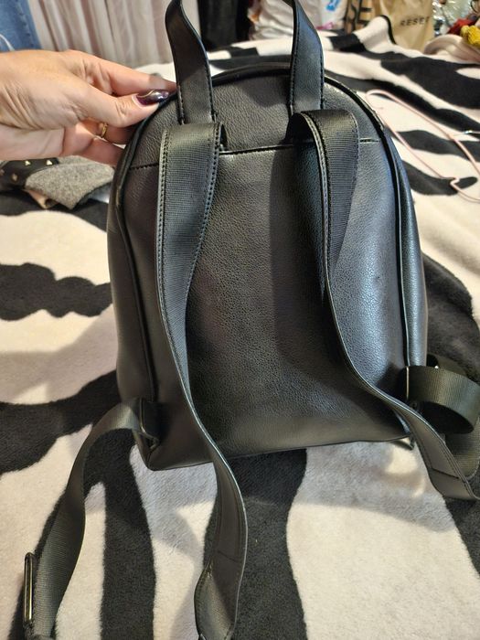 Дамска раница и чанти