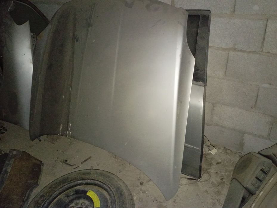 Продам капоты для БМВ и скайлайн